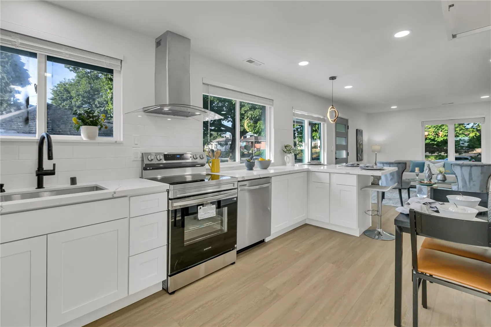 5908 Beacon Avenue , Seattle, WA 98108