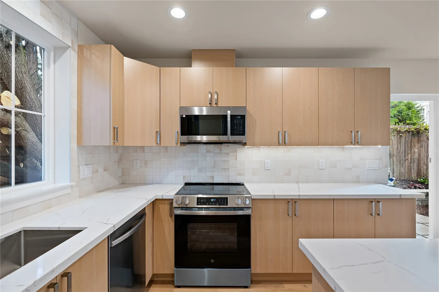 7736 36th Avenue NE, Seattle, WA 98115