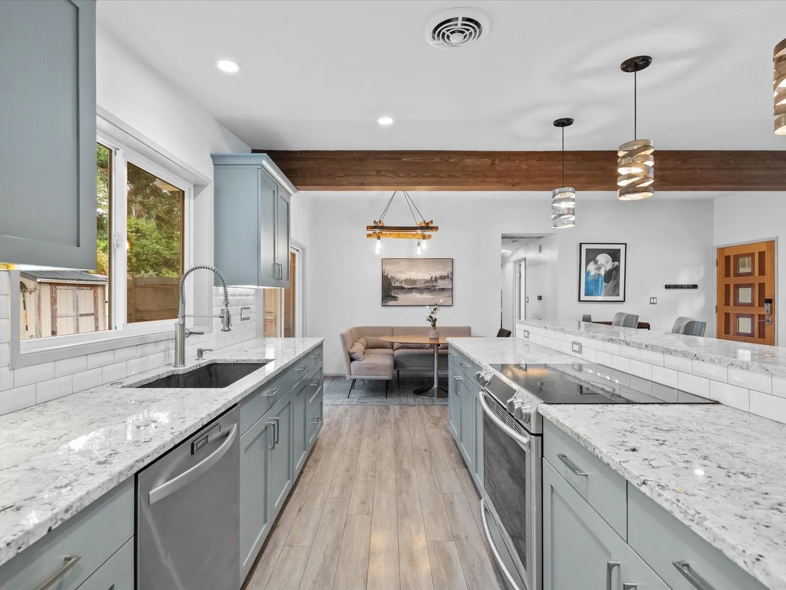 15718 NE 1st Place , Bellevue, WA 98008