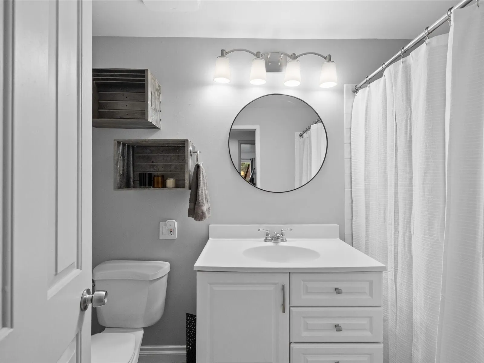 15718 NE 1st Place , Bellevue, WA 98008