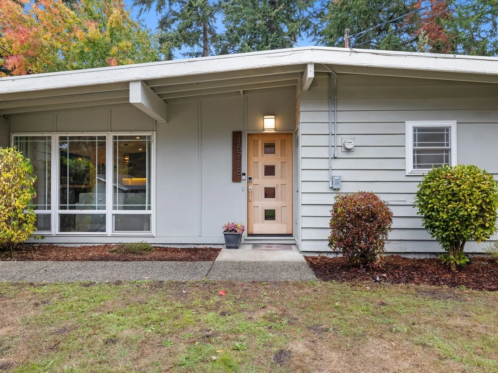 15718 NE 1st Place , Bellevue, WA 98008