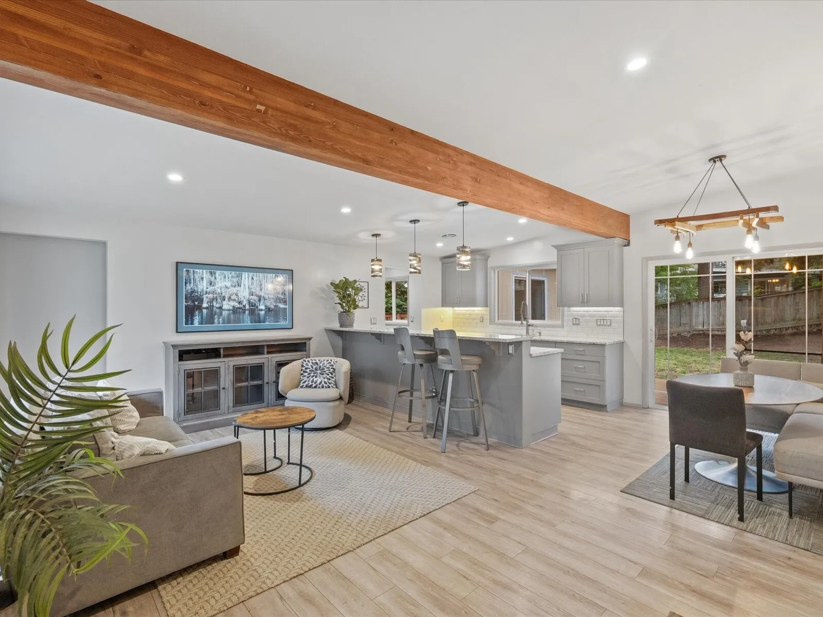 15718 NE 1st Place , Bellevue, WA 98008