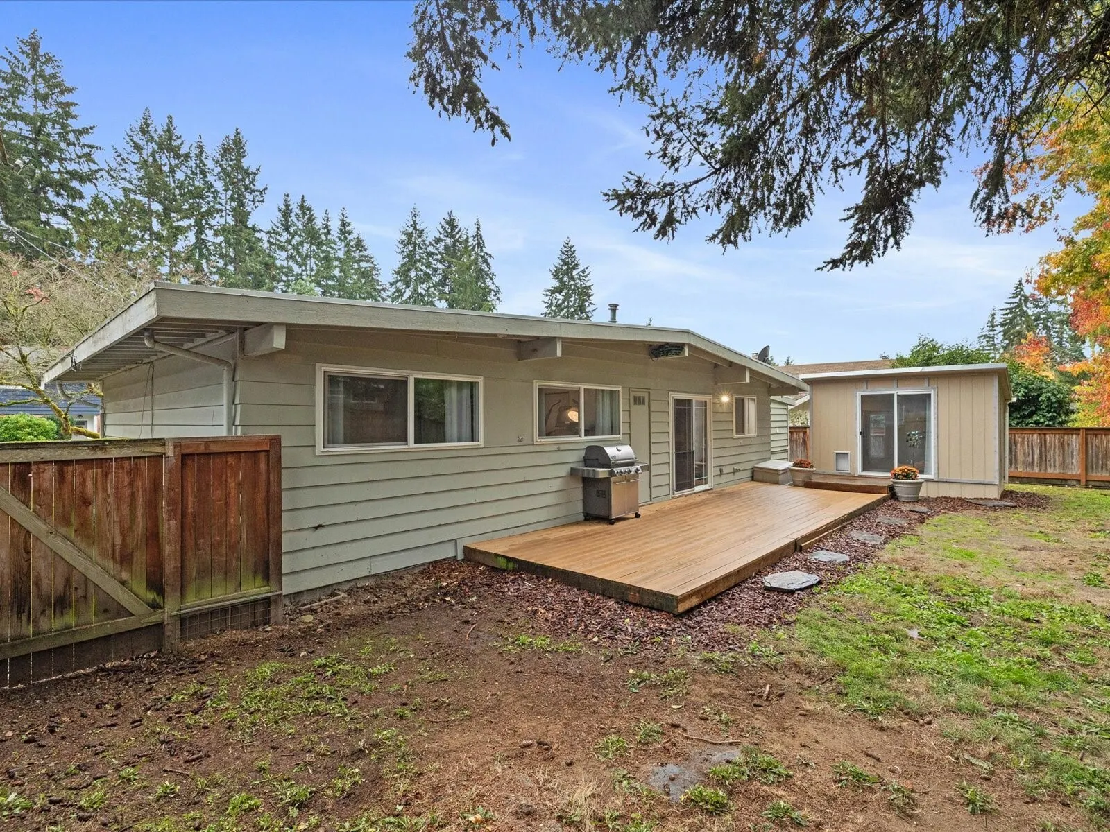 15718 NE 1st Place , Bellevue, WA 98008