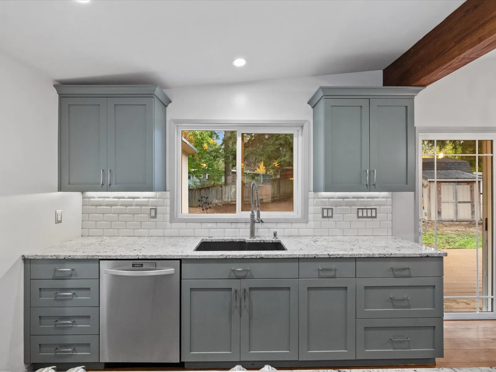 15718 NE 1st Place , Bellevue, WA 98008