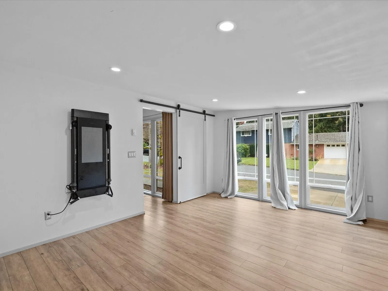 15718 NE 1st Place , Bellevue, WA 98008