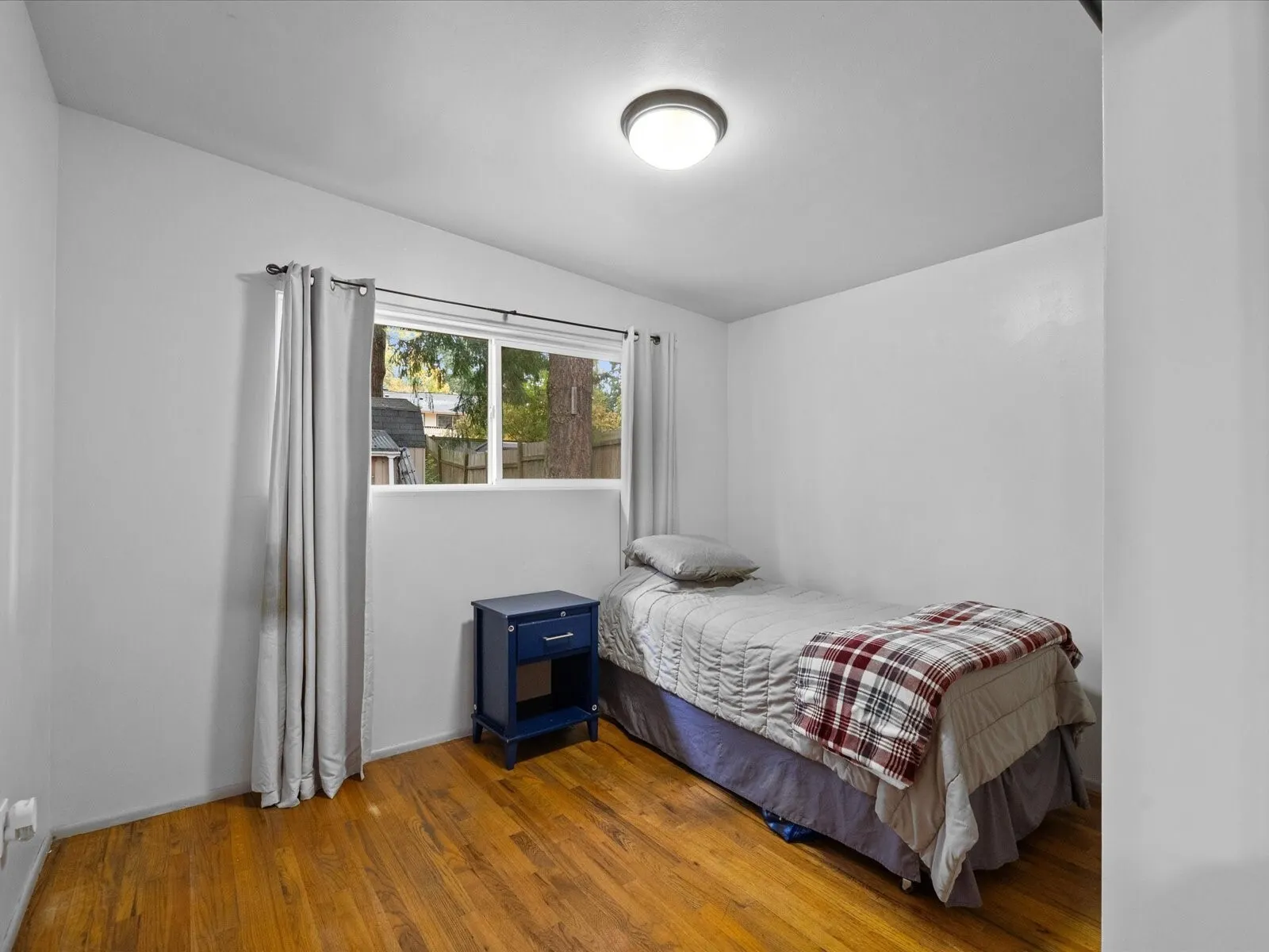 15718 NE 1st Place , Bellevue, WA 98008