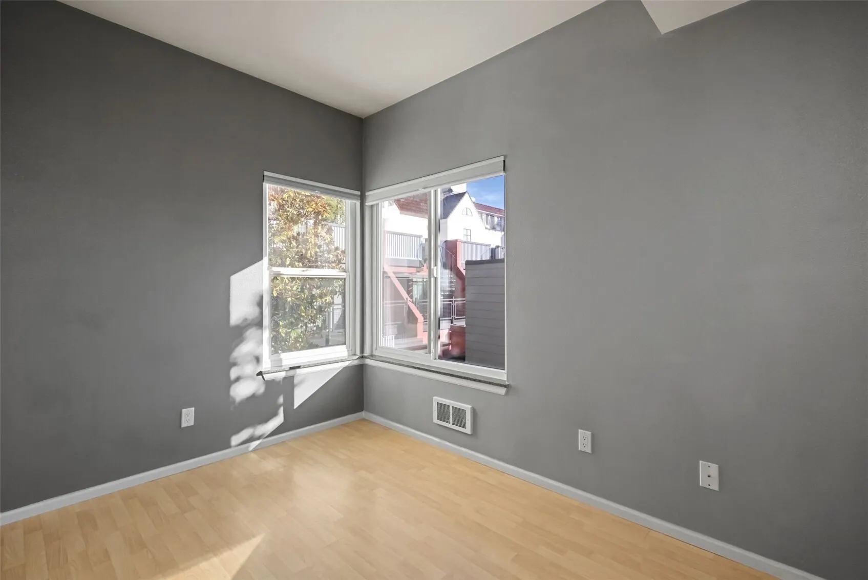 1828 11th Avenue #205, Seattle, WA 98122