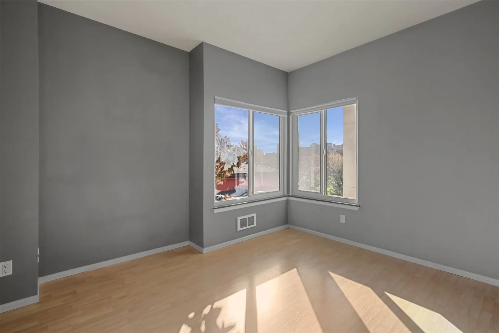 1828 11th Avenue #205, Seattle, WA 98122
