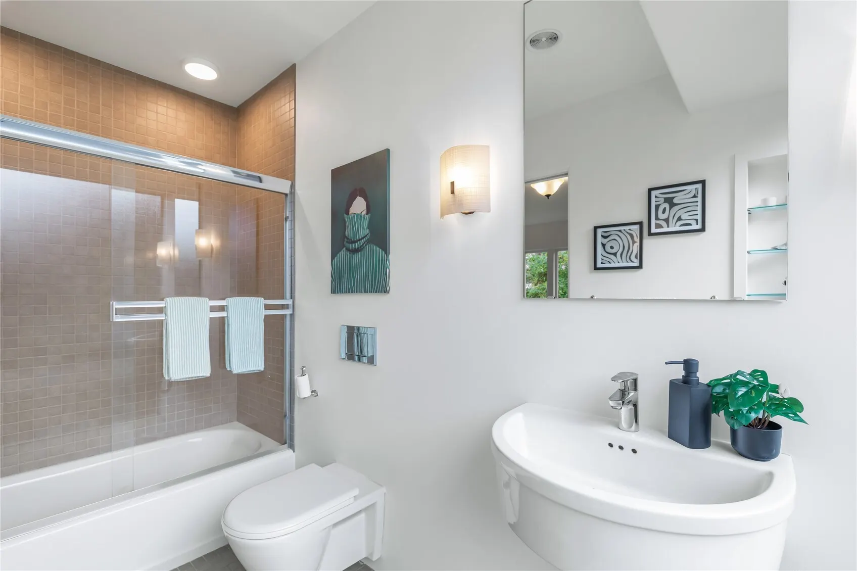 1717 29th Avenue , Seattle, WA 98122