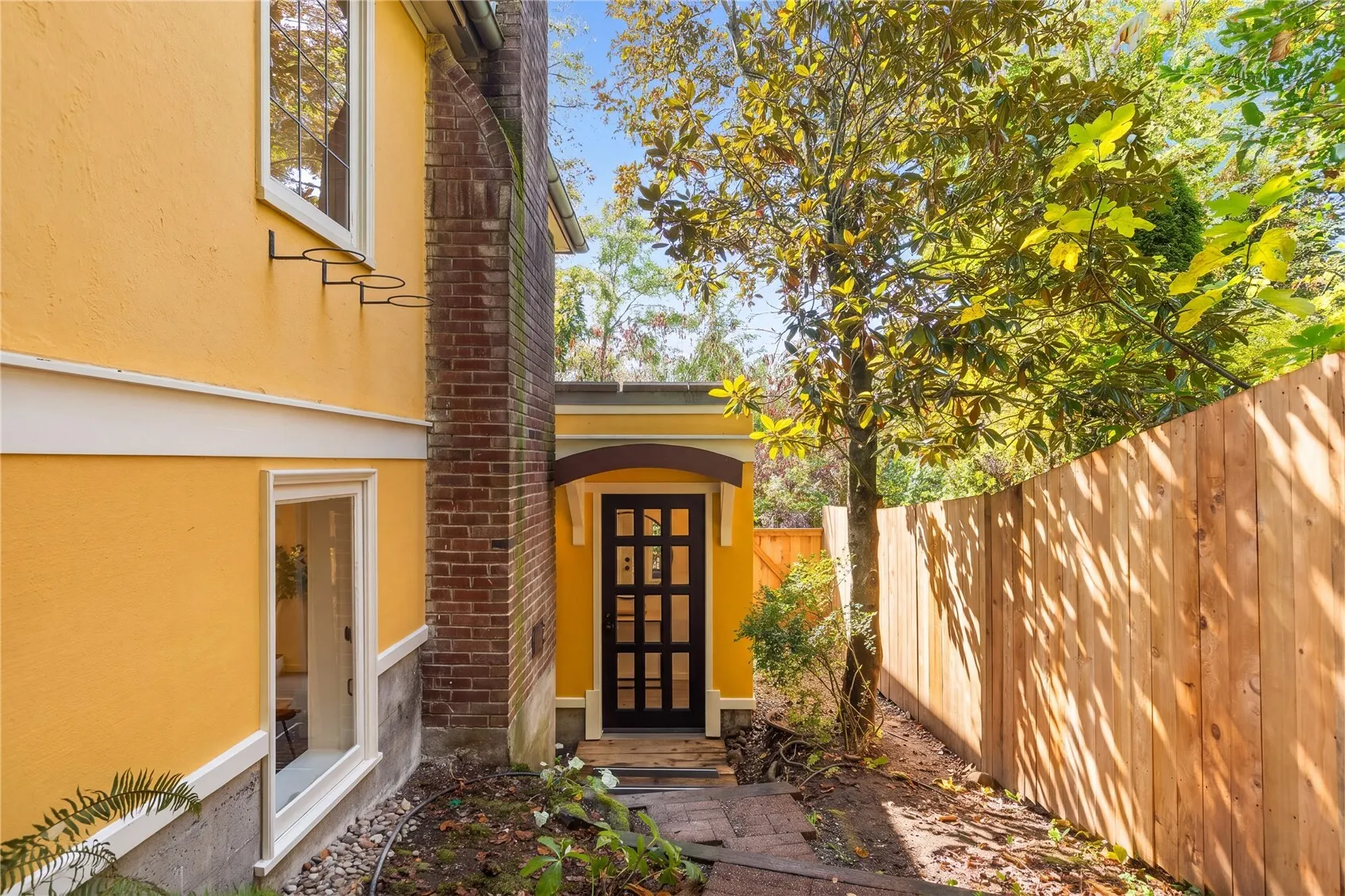 1717 29th Avenue , Seattle, WA 98122