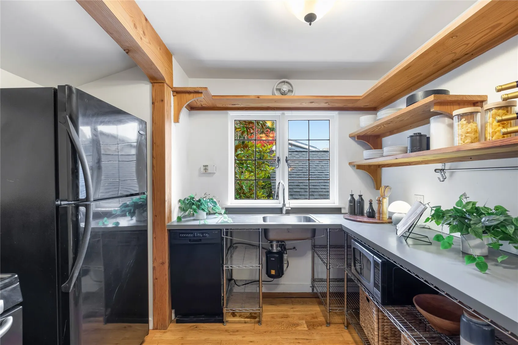 1717 29th Avenue , Seattle, WA 98122