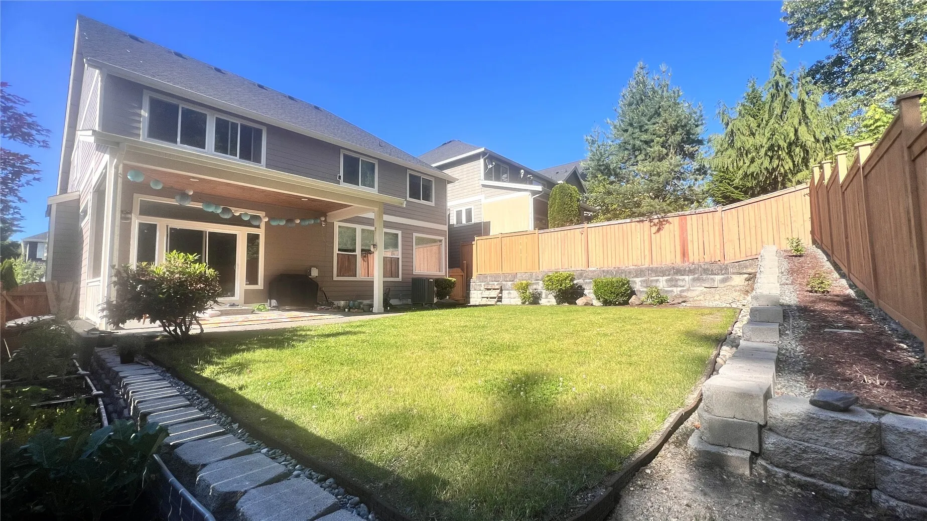 725 S 38th Court , Renton, WA 98055