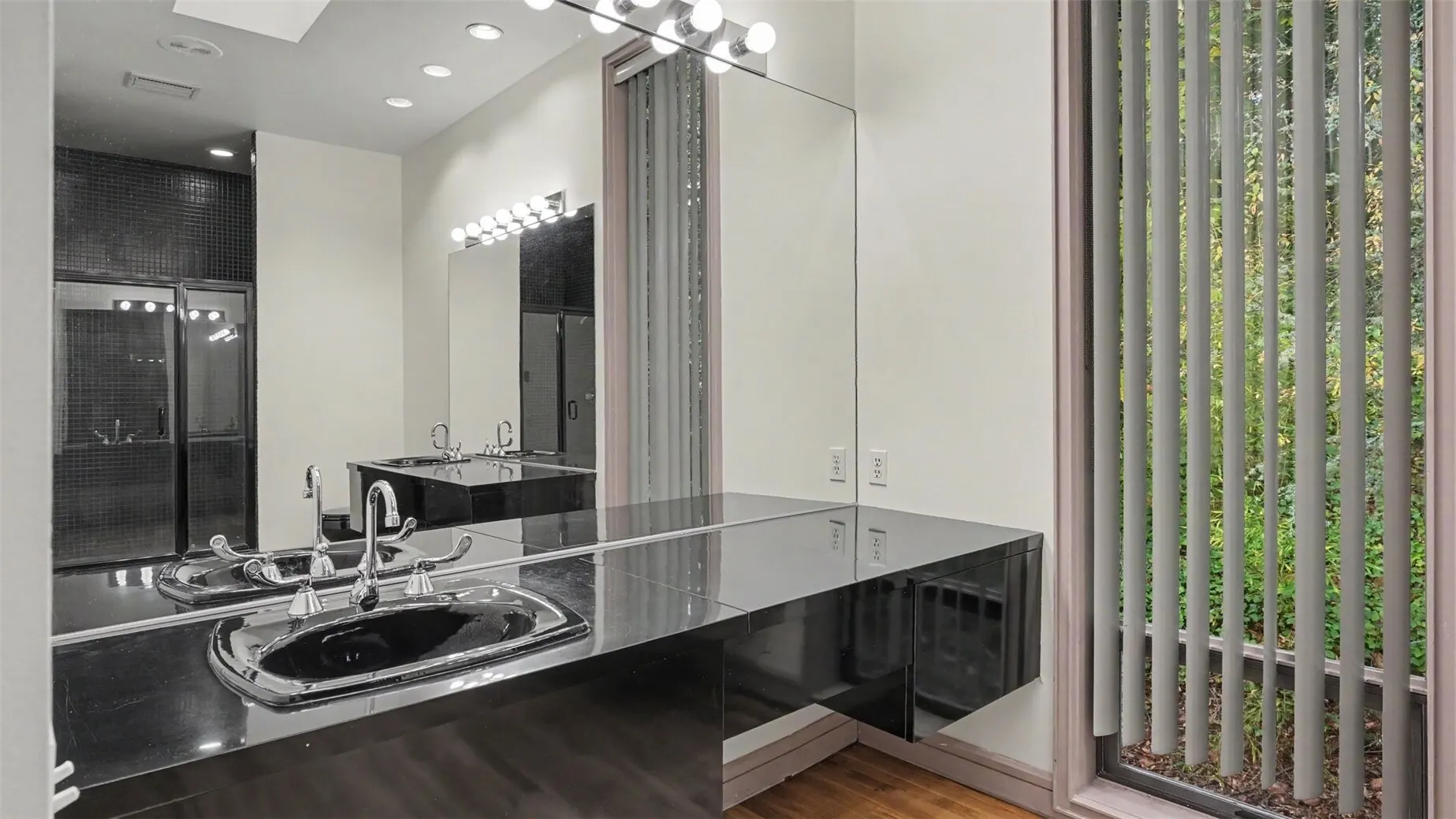 1121 W Lake Sammamish Parkway SE, Bellevue, WA 98008