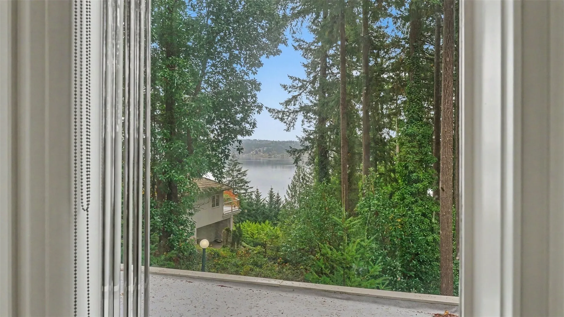 1121 W Lake Sammamish Parkway SE, Bellevue, WA 98008