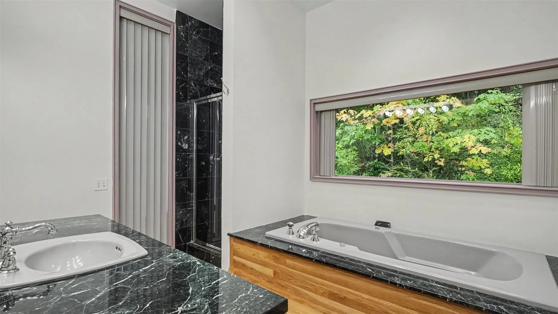 1121 W Lake Sammamish Parkway SE, Bellevue, WA 98008