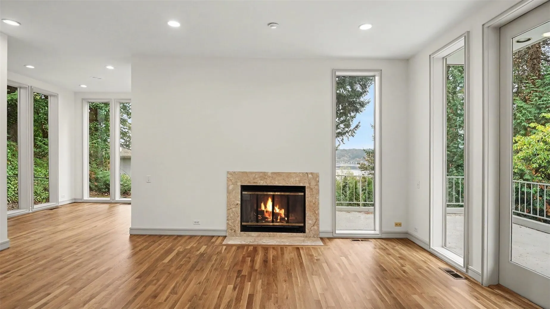 1121 W Lake Sammamish Parkway SE, Bellevue, WA 98008