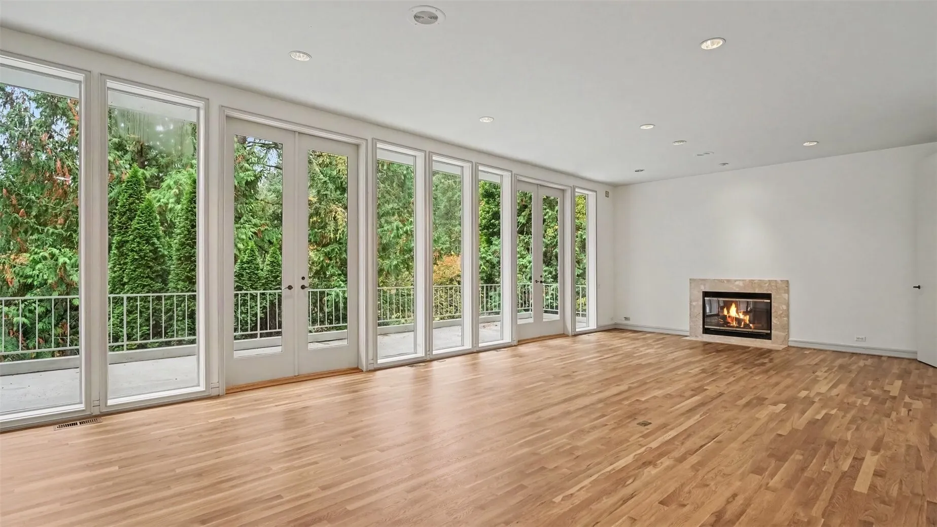 1121 W Lake Sammamish Parkway SE, Bellevue, WA 98008