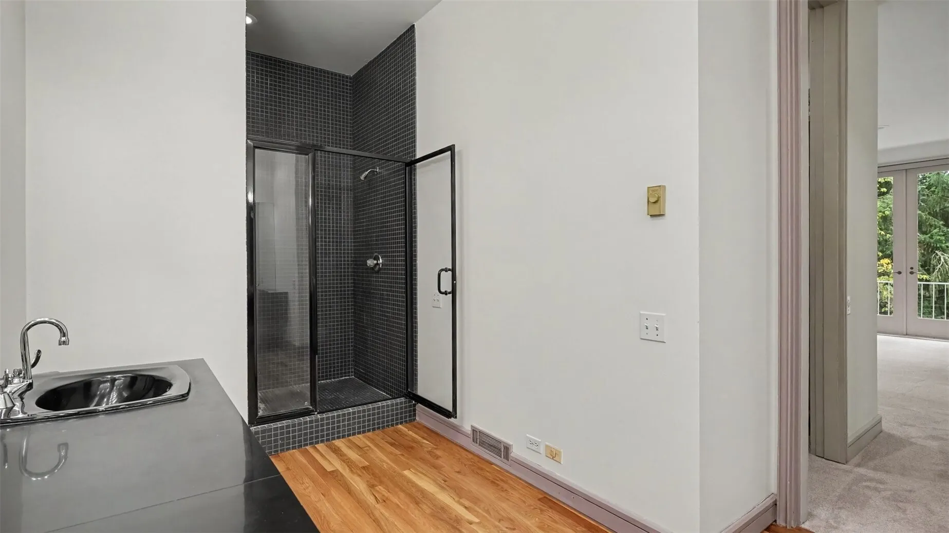 1121 W Lake Sammamish Parkway SE, Bellevue, WA 98008
