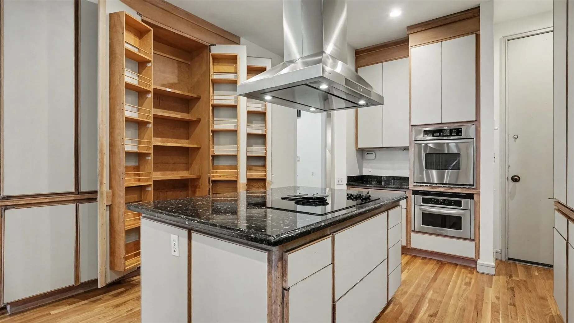 1121 W Lake Sammamish Parkway SE, Bellevue, WA 98008