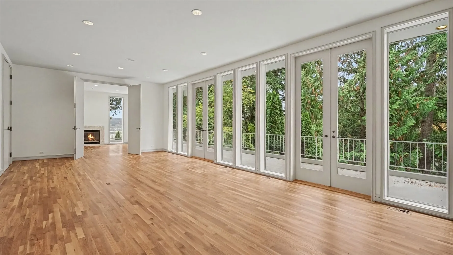 1121 W Lake Sammamish Parkway SE, Bellevue, WA 98008