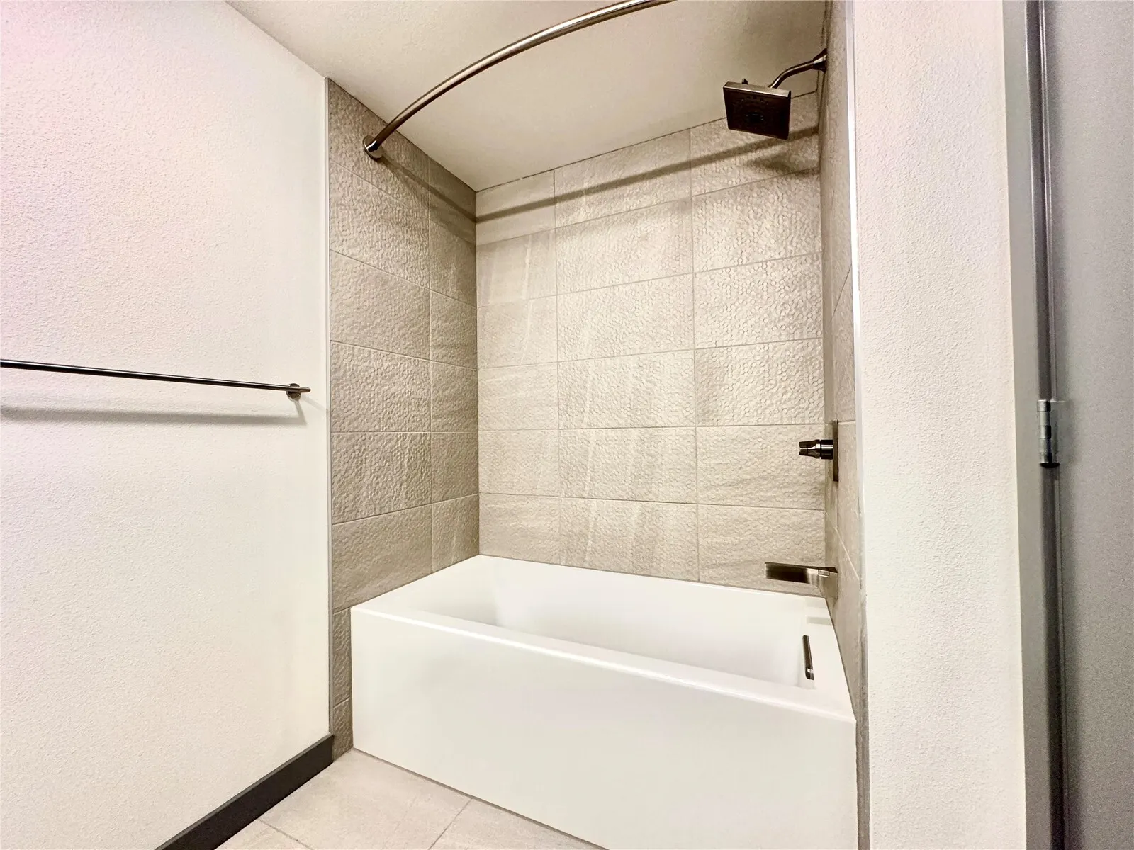 11903 NE 128th Street #603, Kirkland, WA 98034