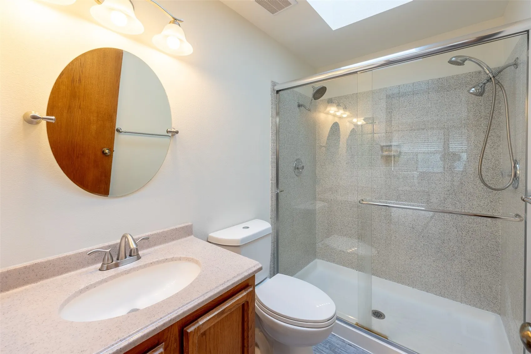 8118 6th Avenue SW, Seattle, WA 98106