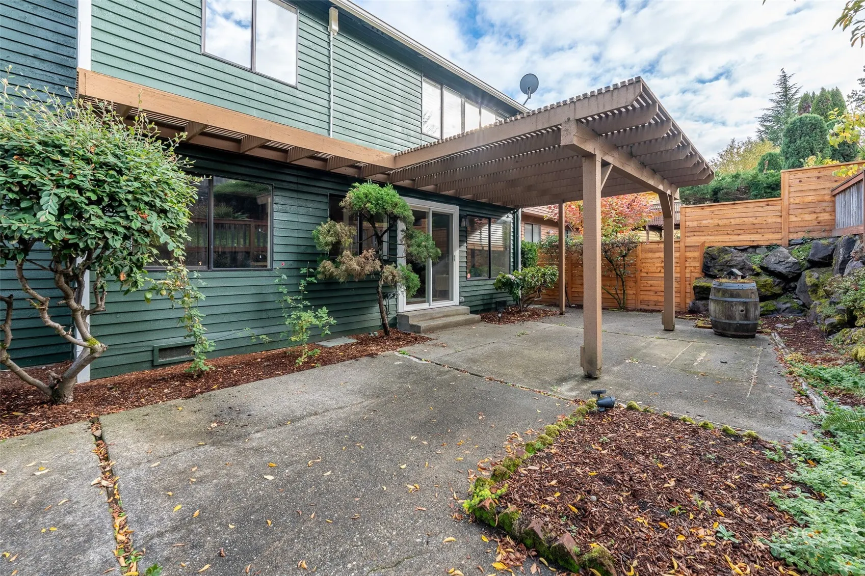 8118 6th Avenue SW, Seattle, WA 98106