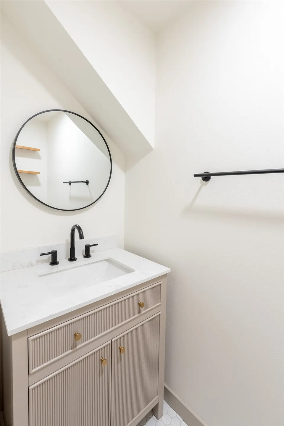 8118 6th Avenue SW, Seattle, WA 98106