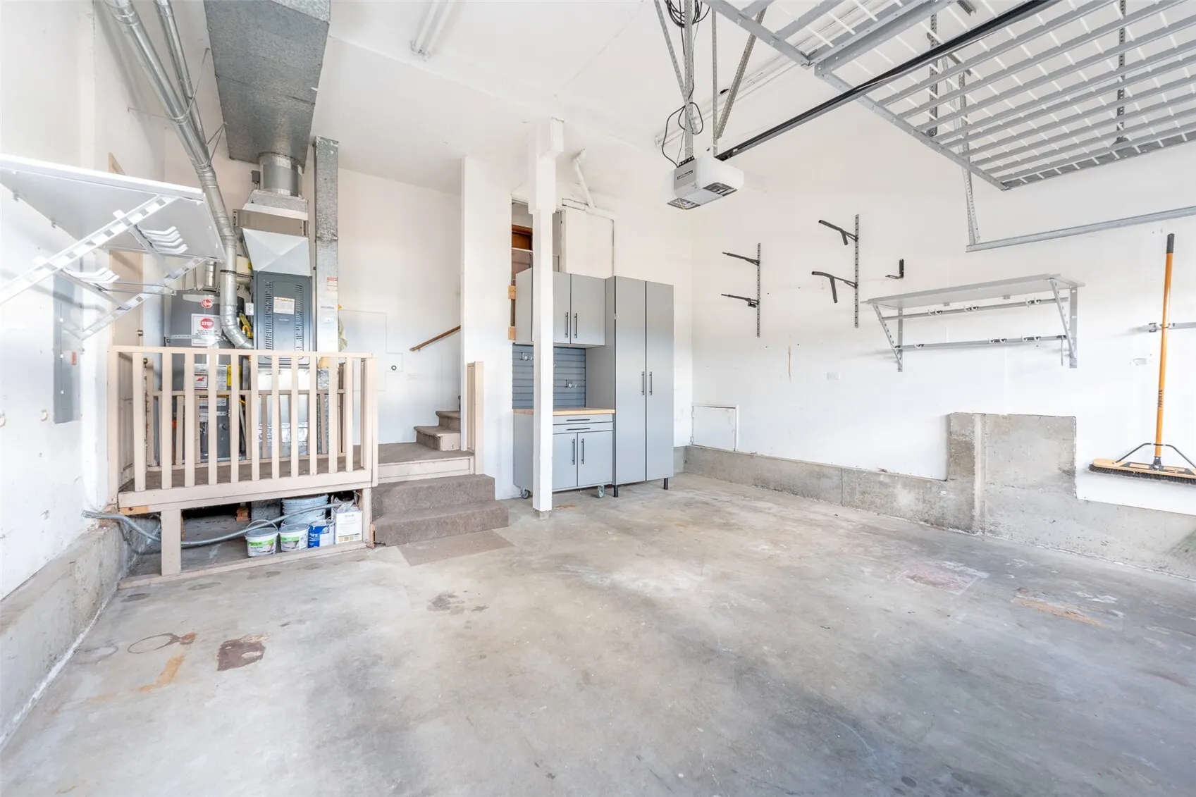 8118 6th Avenue SW, Seattle, WA 98106