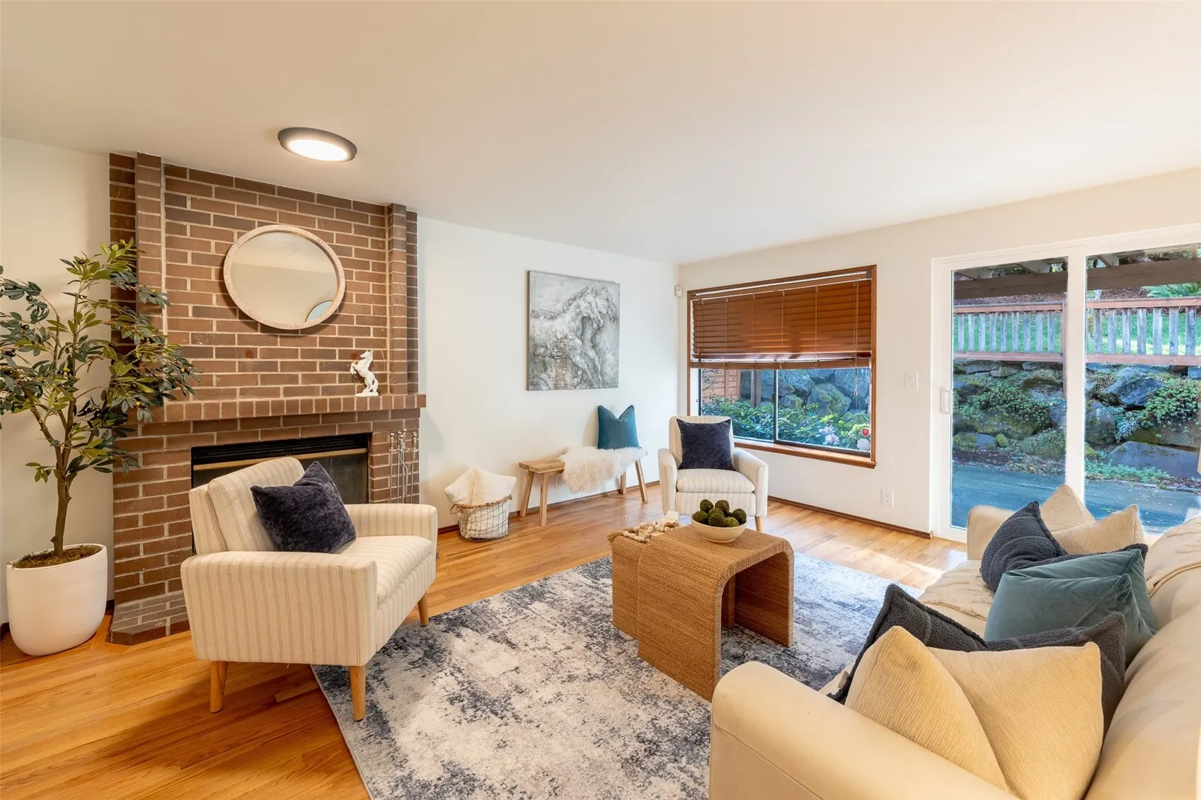 8118 6th Avenue SW, Seattle, WA 98106