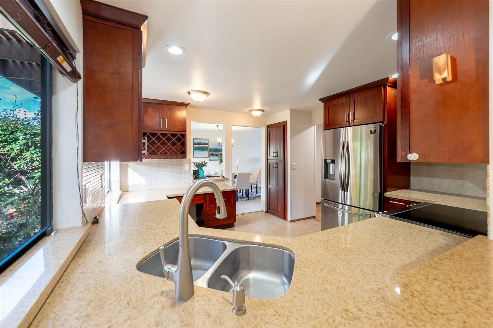 8118 6th Avenue SW, Seattle, WA 98106