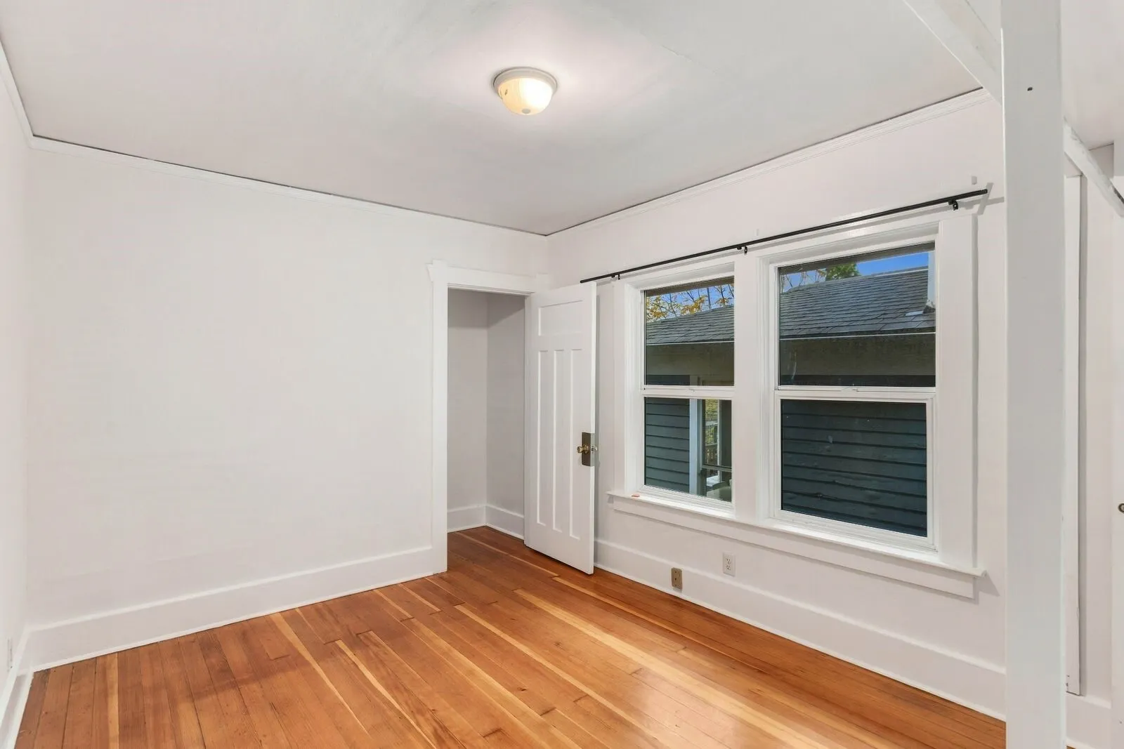 38 Florentia Street , Seattle, WA 98109