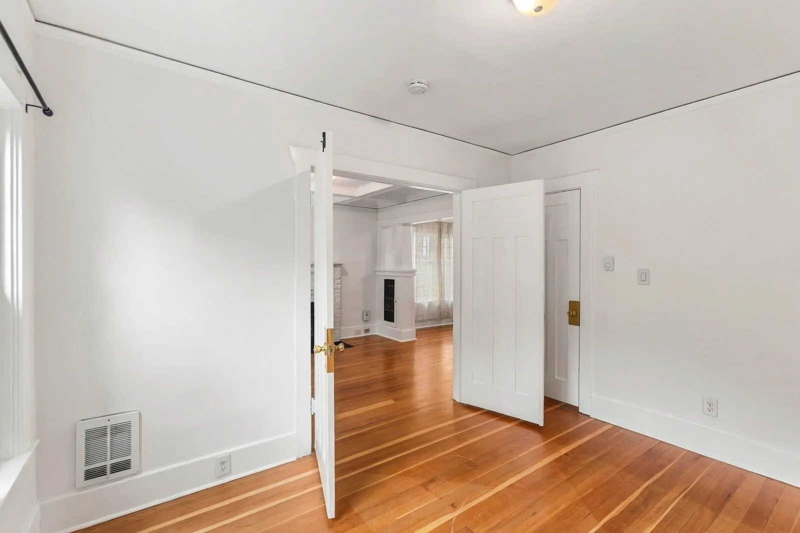 38 Florentia Street , Seattle, WA 98109