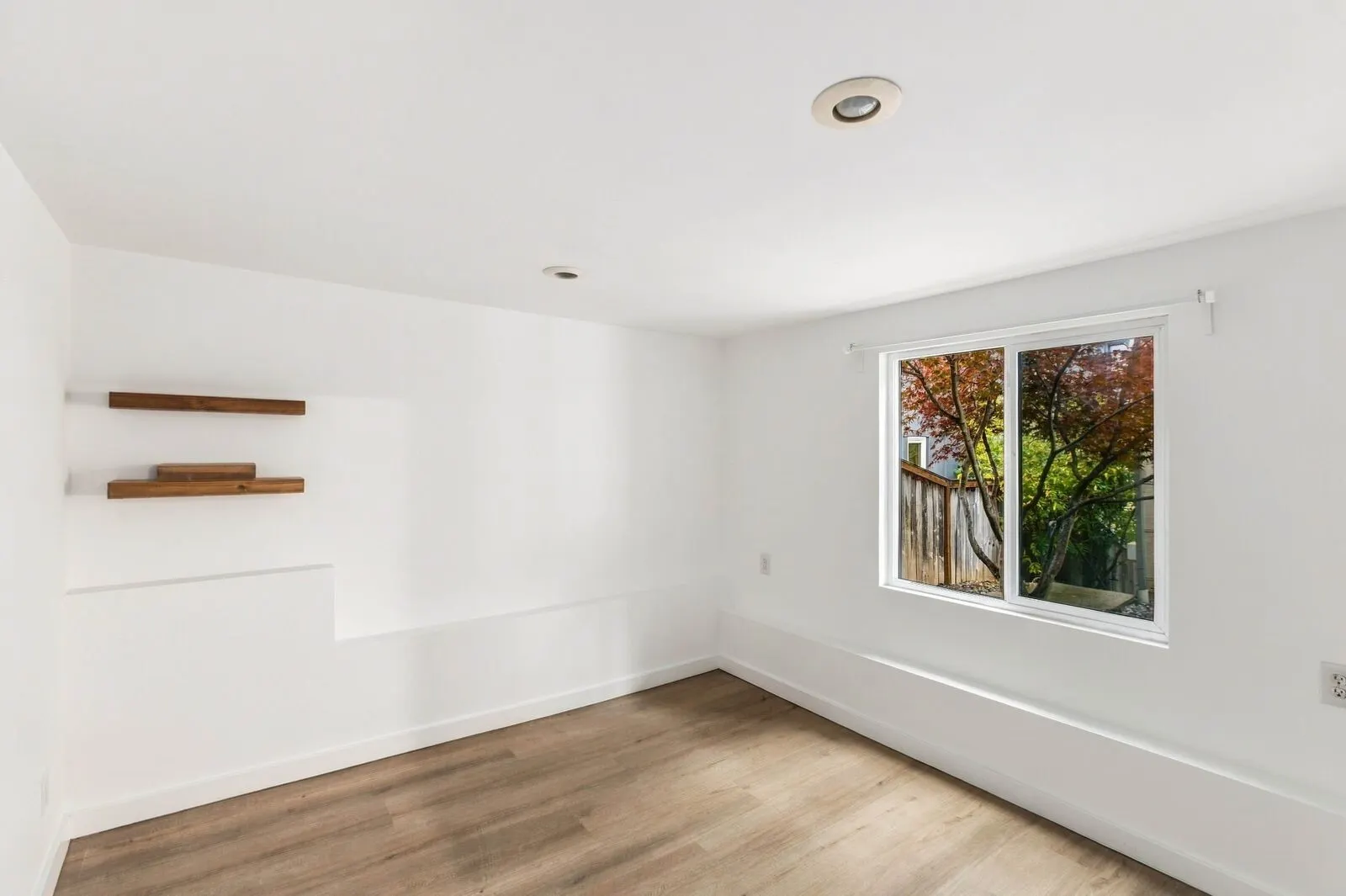 38 Florentia Street , Seattle, WA 98109