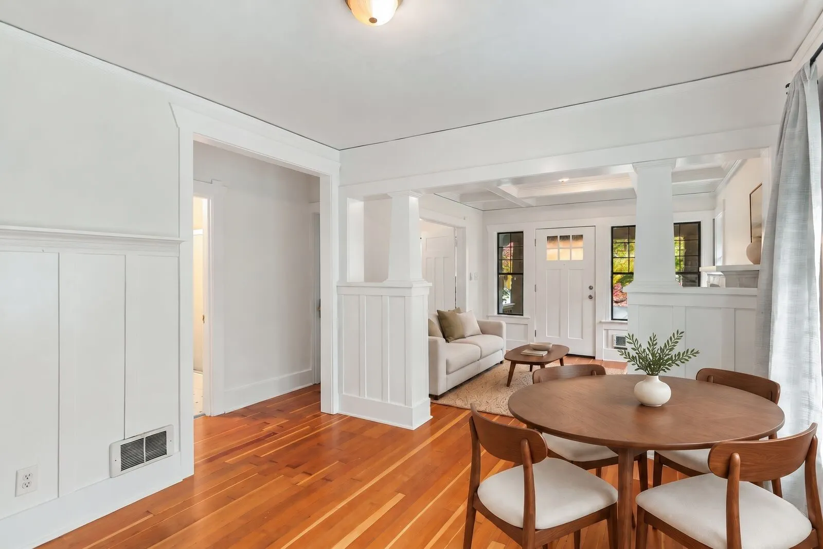 38 Florentia Street , Seattle, WA 98109