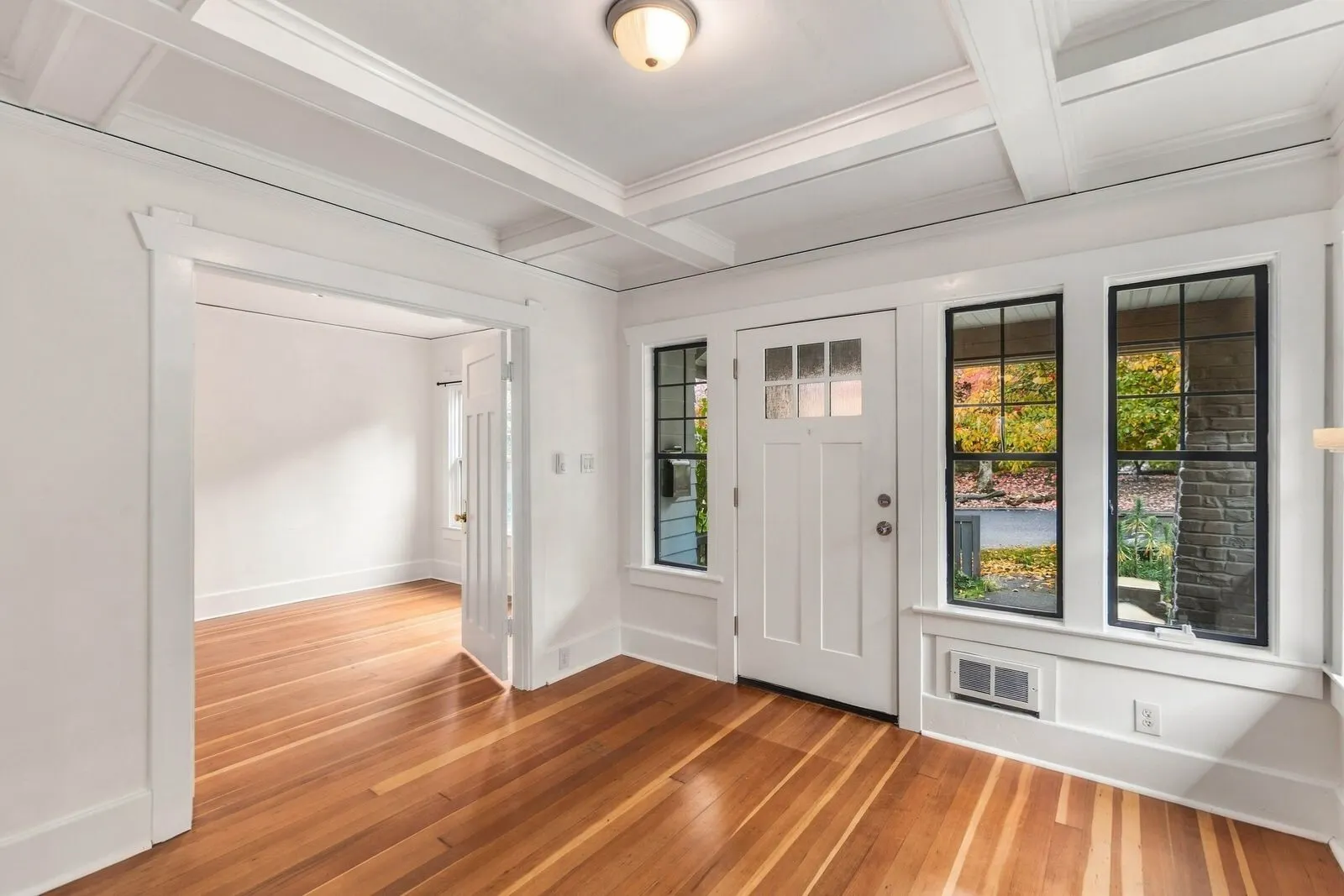 38 Florentia Street , Seattle, WA 98109