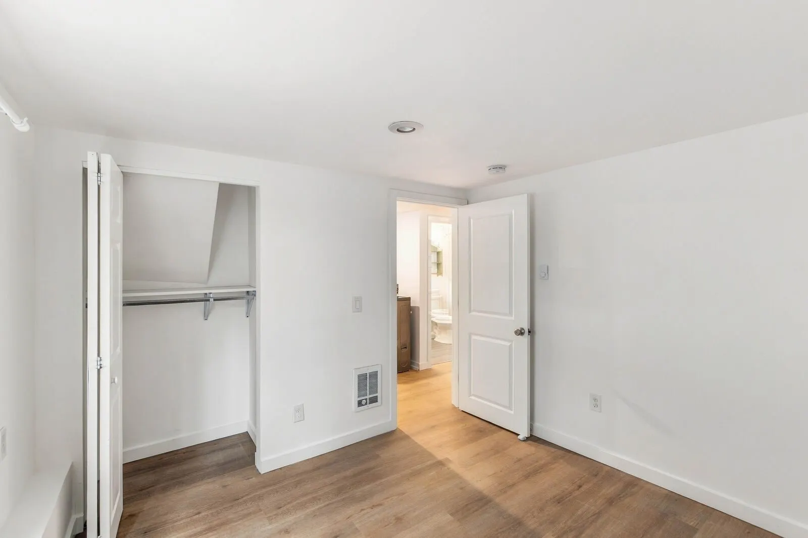 38 Florentia Street , Seattle, WA 98109