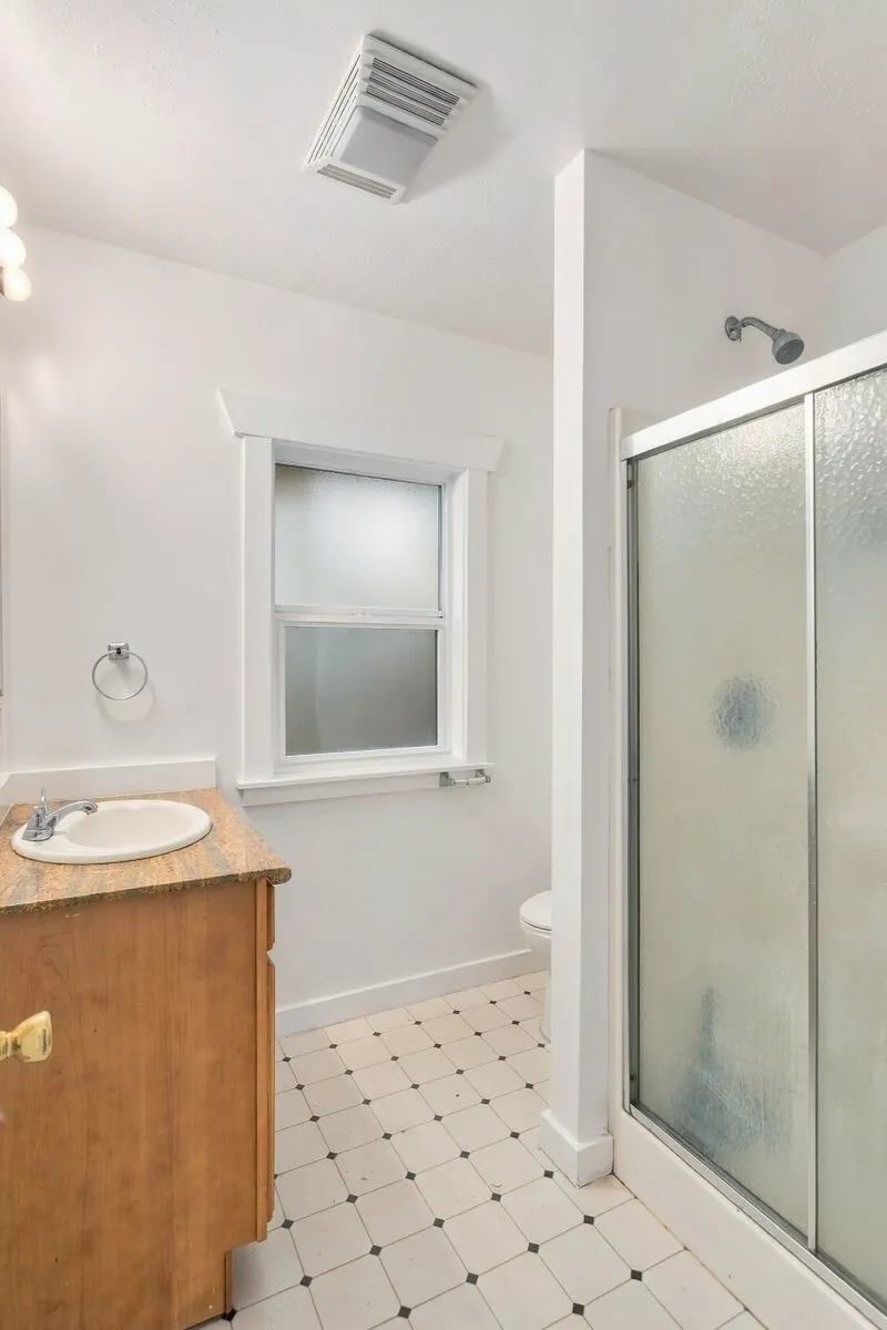 38 Florentia Street , Seattle, WA 98109