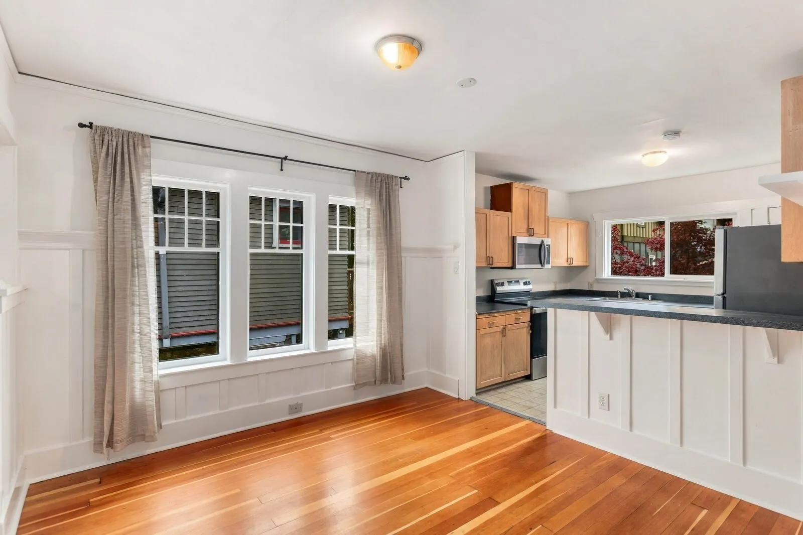 38 Florentia Street , Seattle, WA 98109