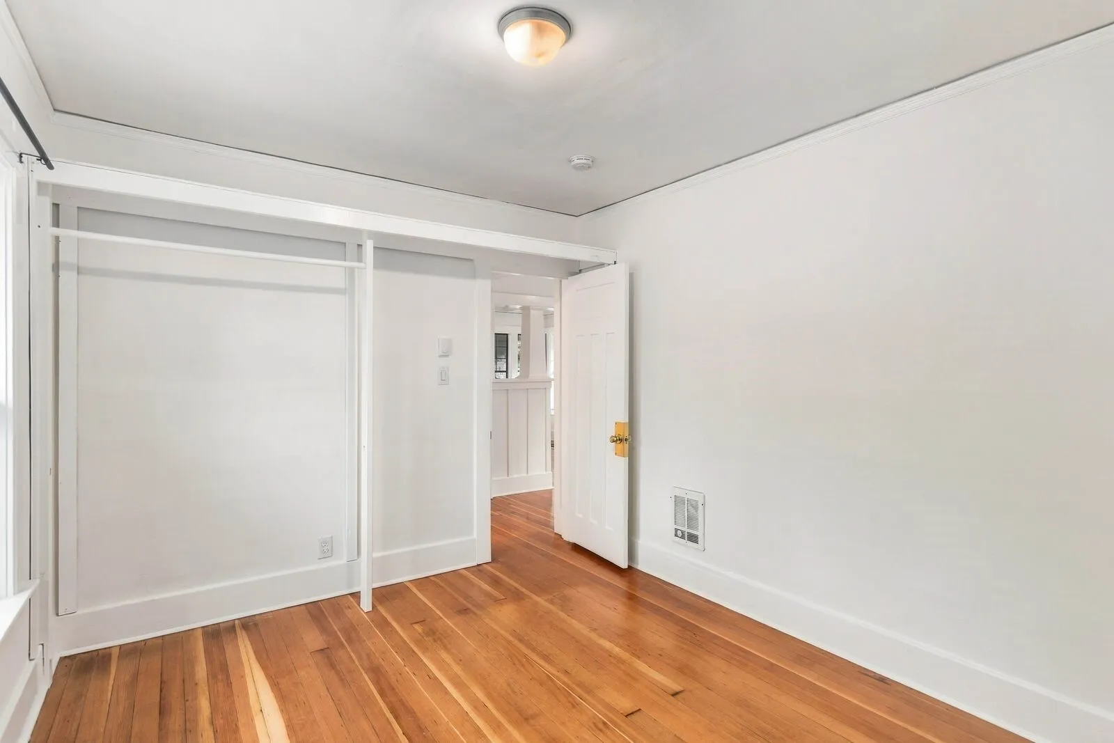 38 Florentia Street , Seattle, WA 98109