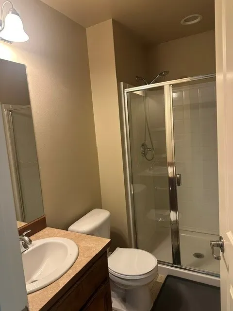 12221 168th Place NE, Redmond, WA 98052
