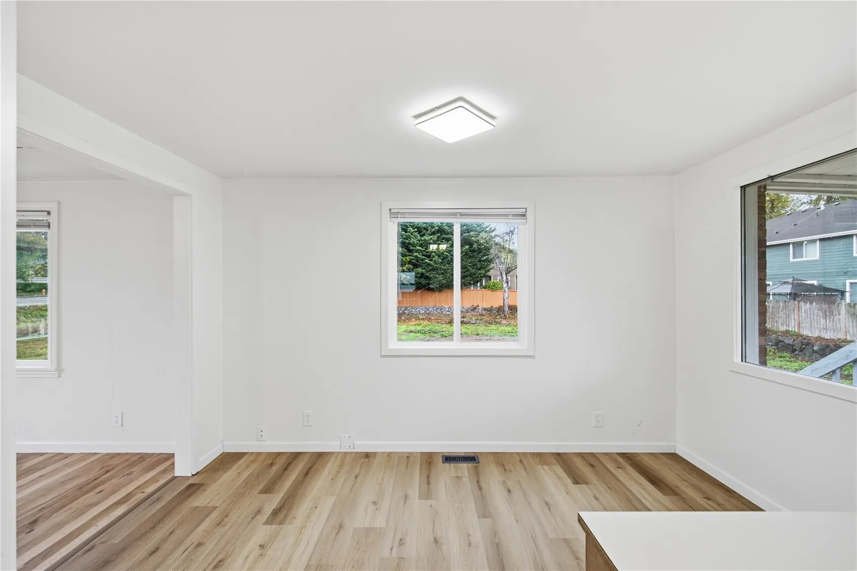 5415 NE 4th Street Street , Renton, WA 98059