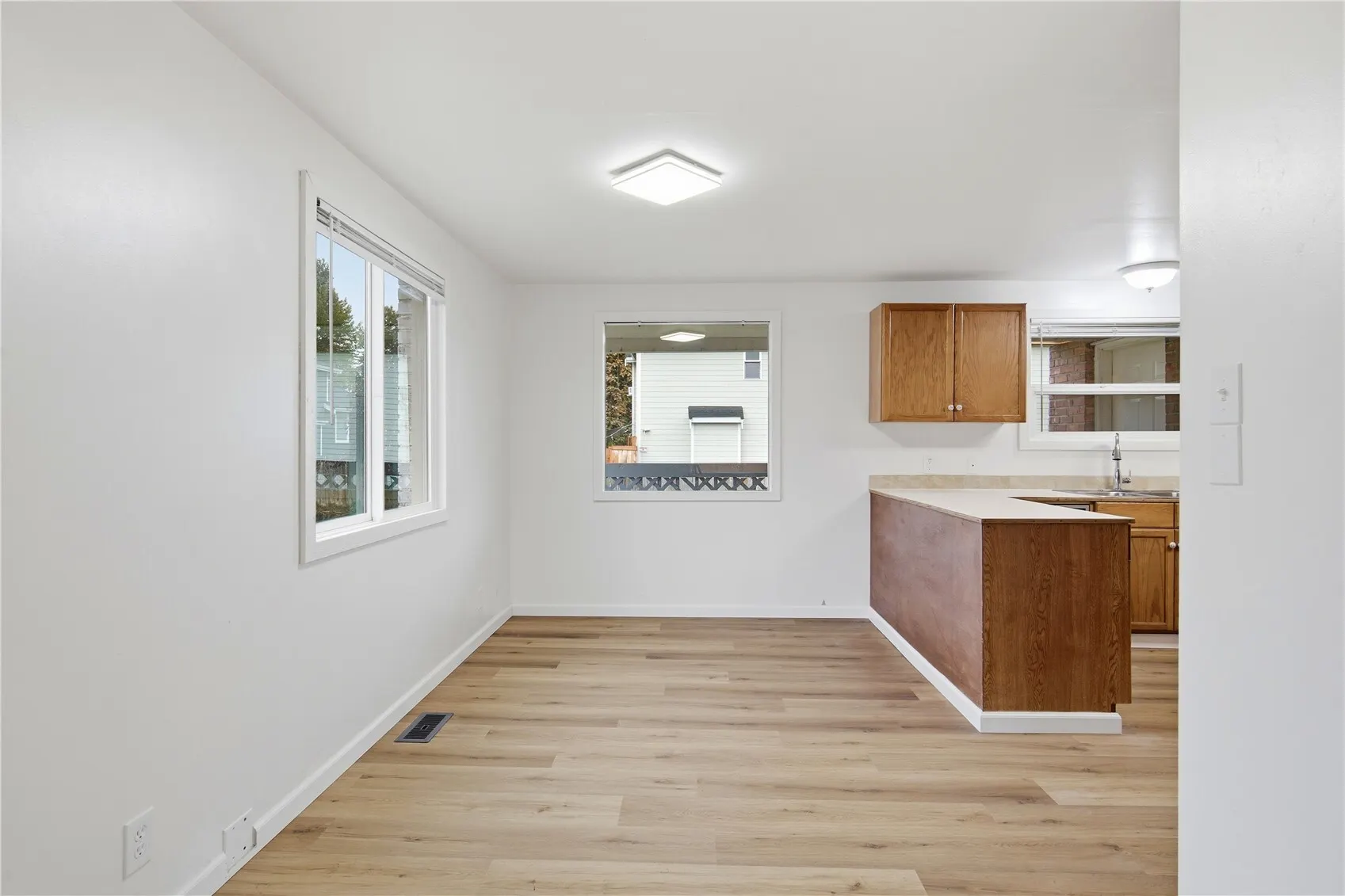 5415 NE 4th Street Street , Renton, WA 98059