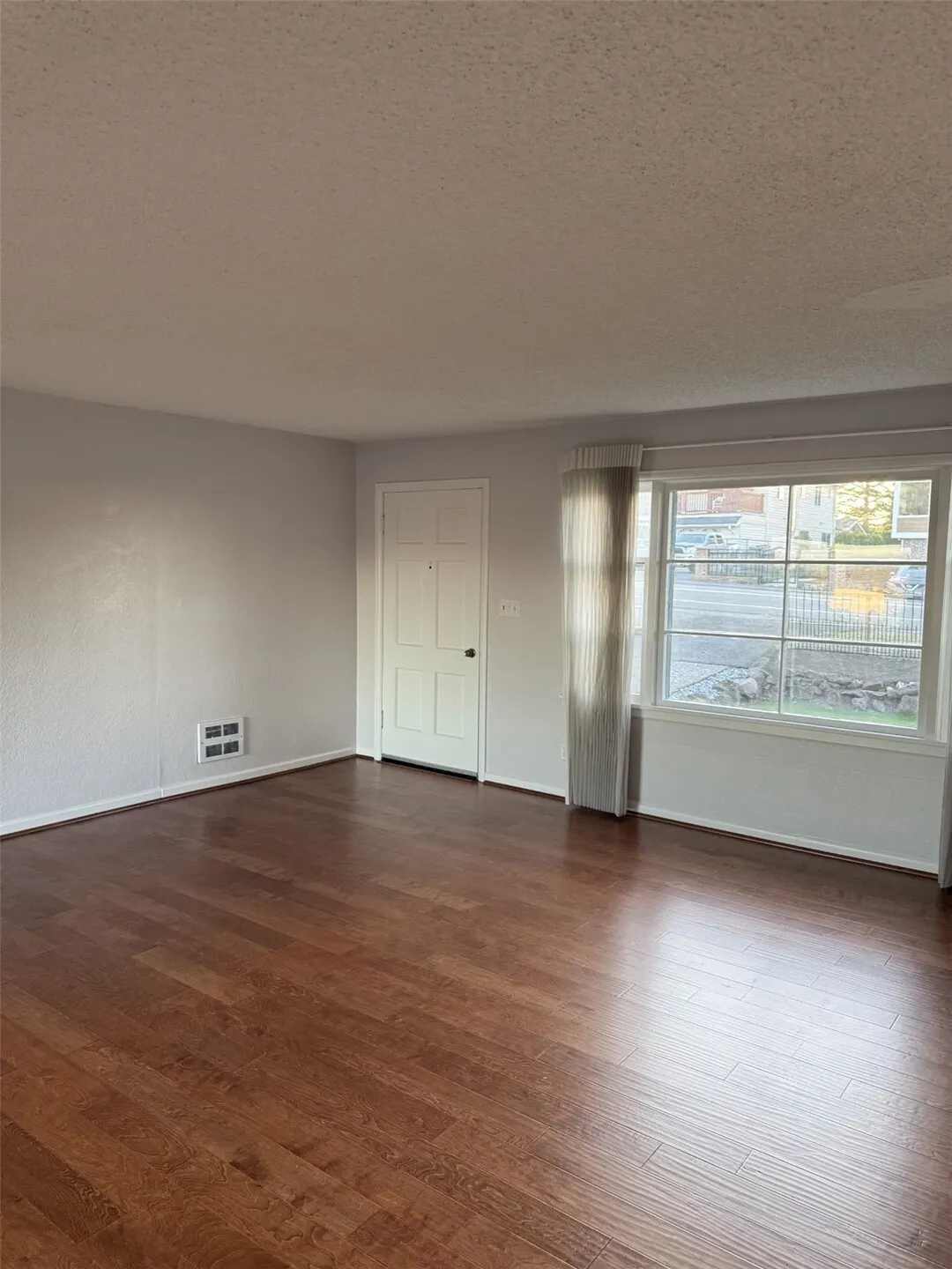 11030 Cornell Avenue S, Seattle, WA 98178