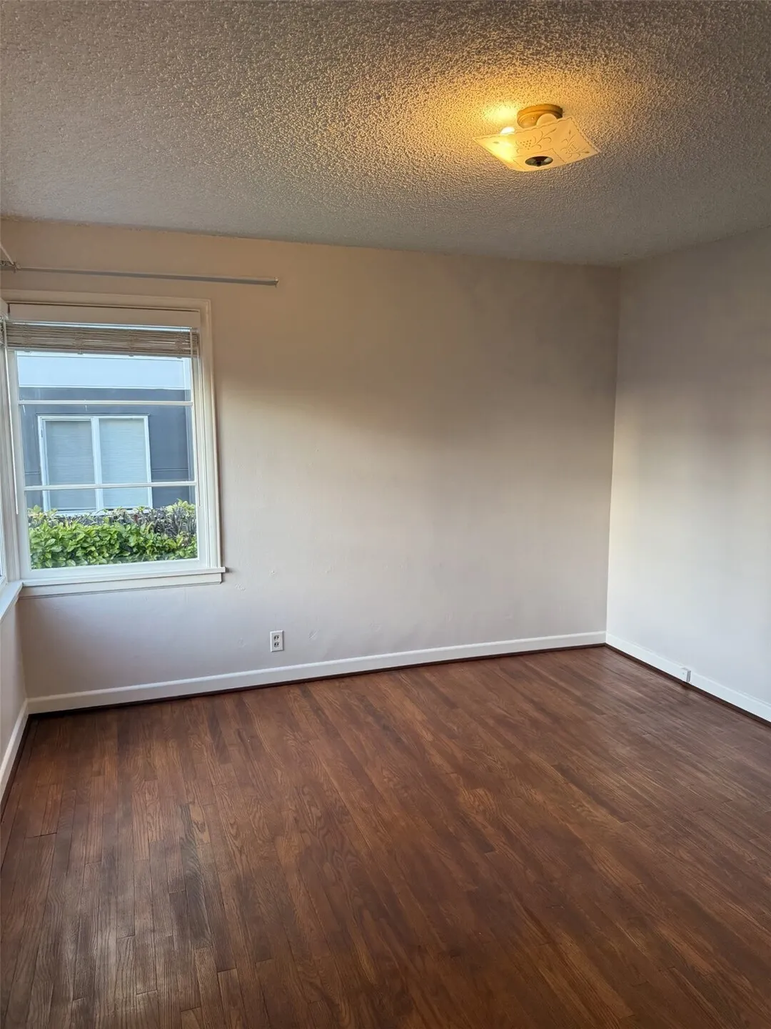 11030 Cornell Avenue S, Seattle, WA 98178