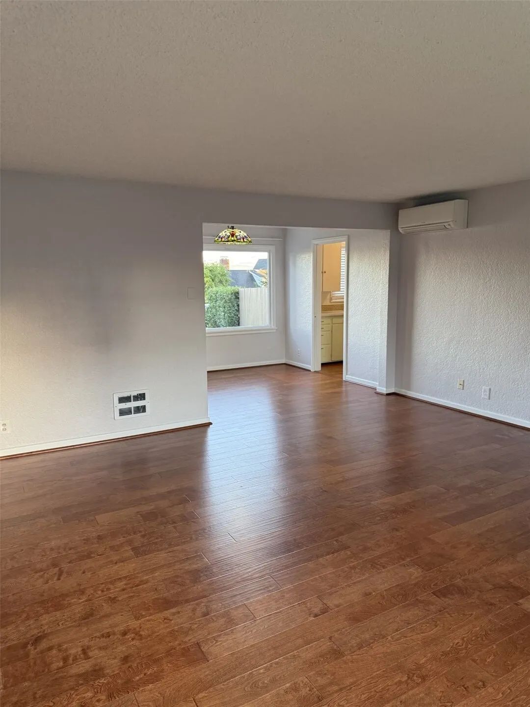 11030 Cornell Avenue S, Seattle, WA 98178