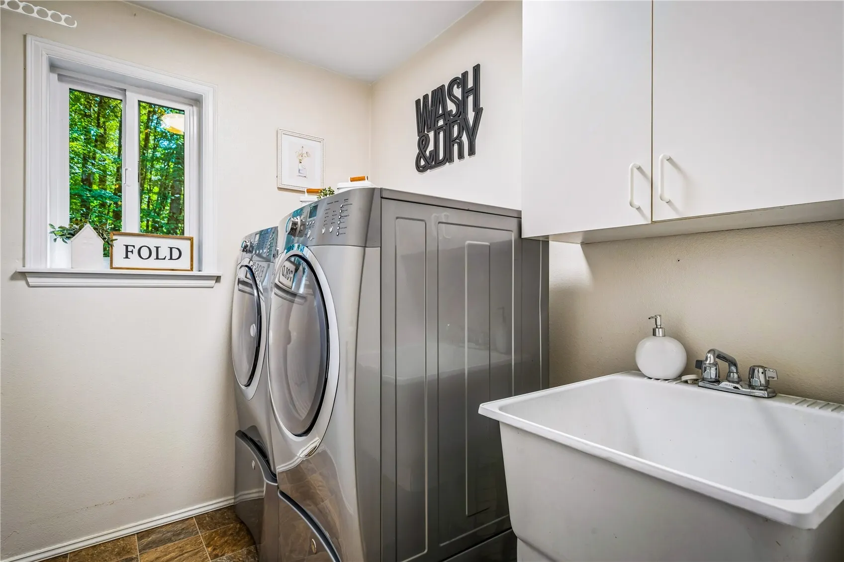 17009 Mount Forest Boulevard , Woodinville, WA 98272