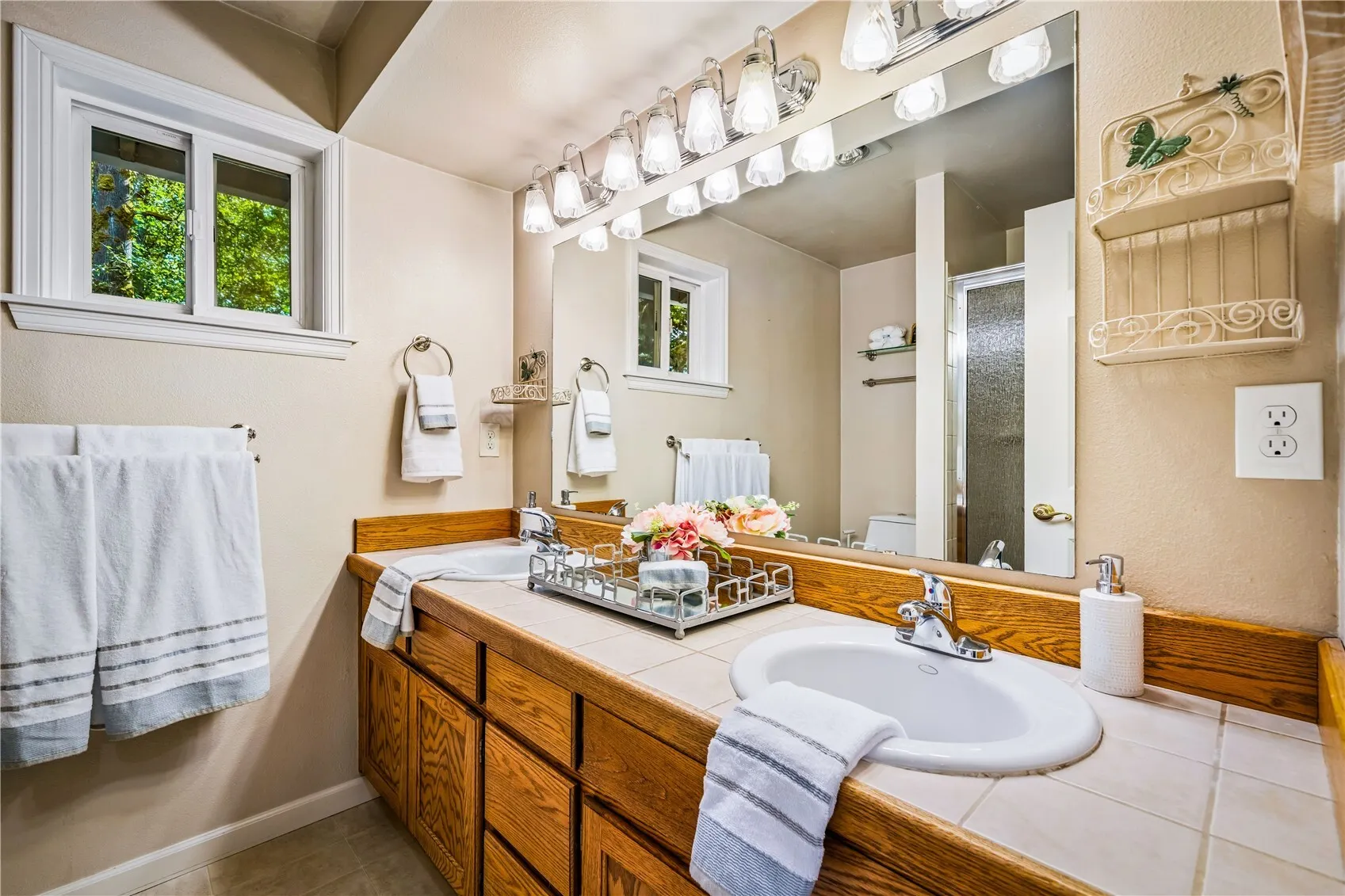 17009 Mount Forest Boulevard , Woodinville, WA 98272