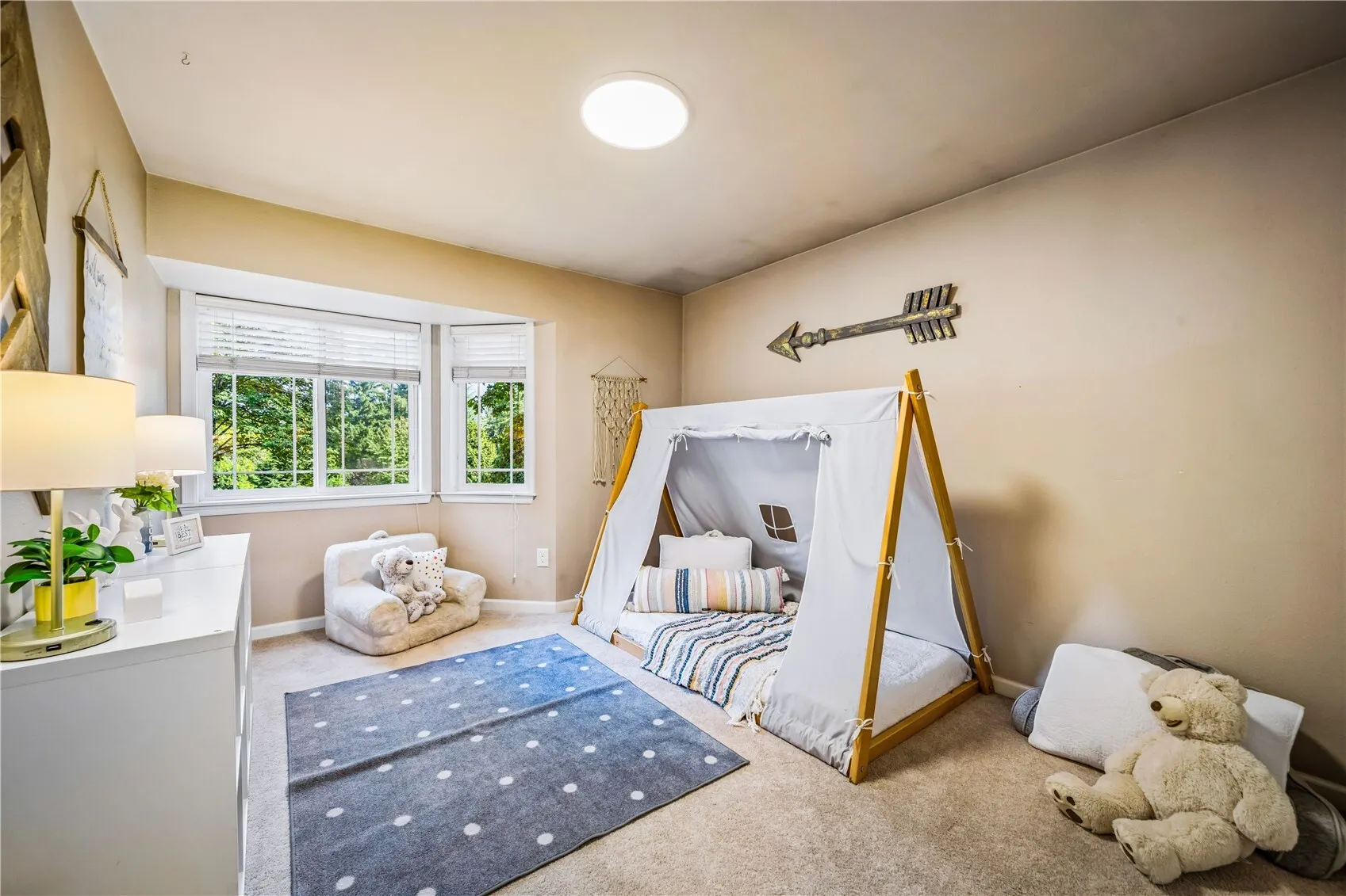 17009 Mount Forest Boulevard , Woodinville, WA 98272