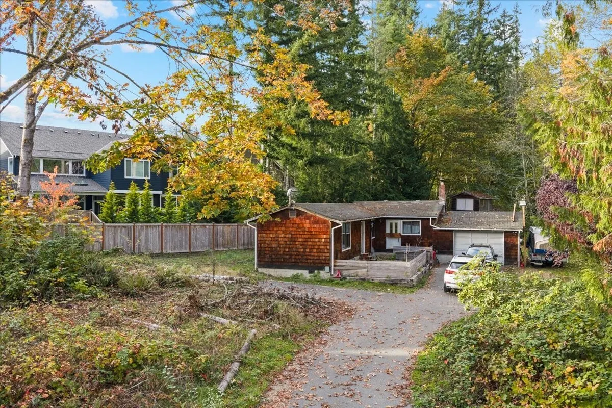 24624 NE 18th Street , Redmond, WA 98074